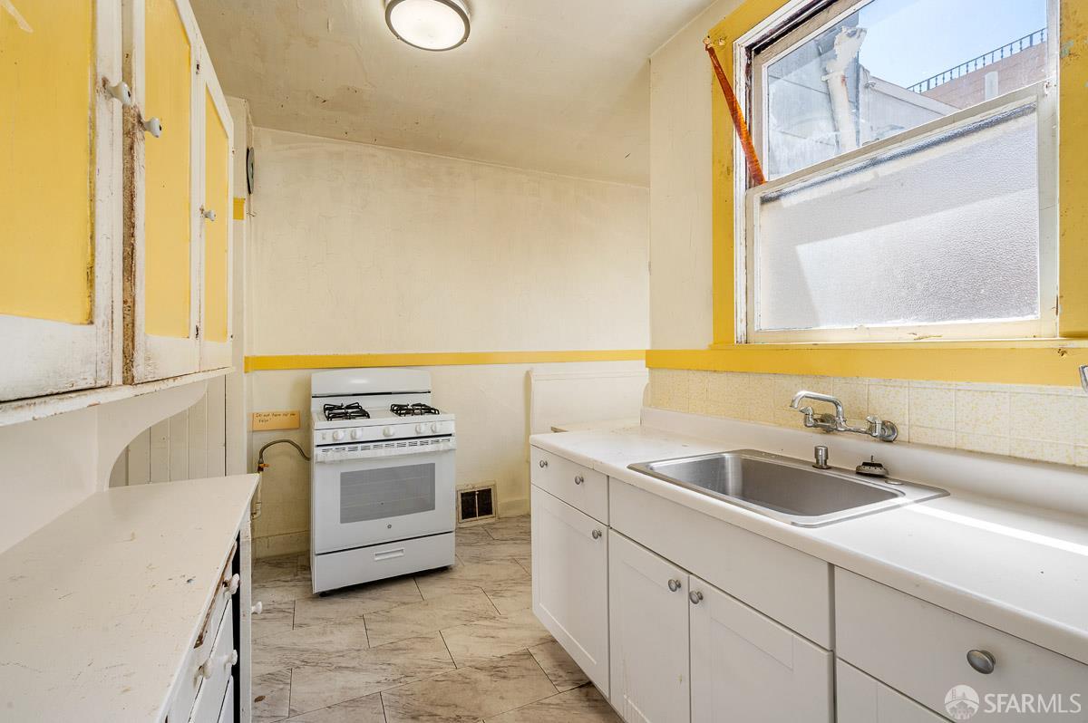 627 22nd Avenue - Photo 5