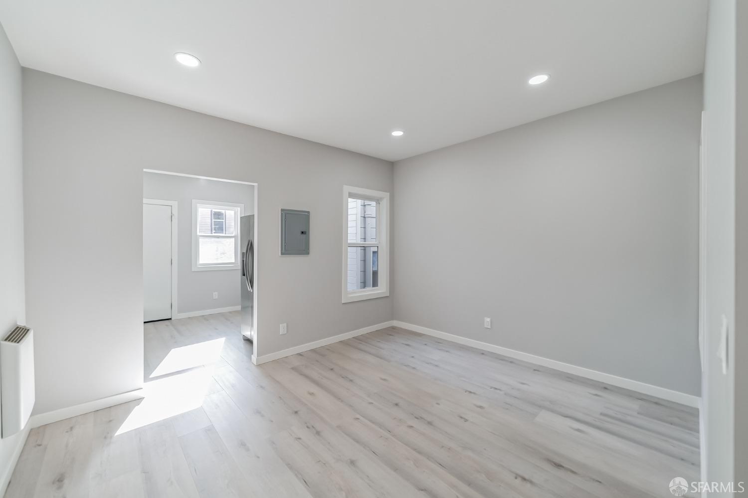 425-431 Linden Street - Photo 3