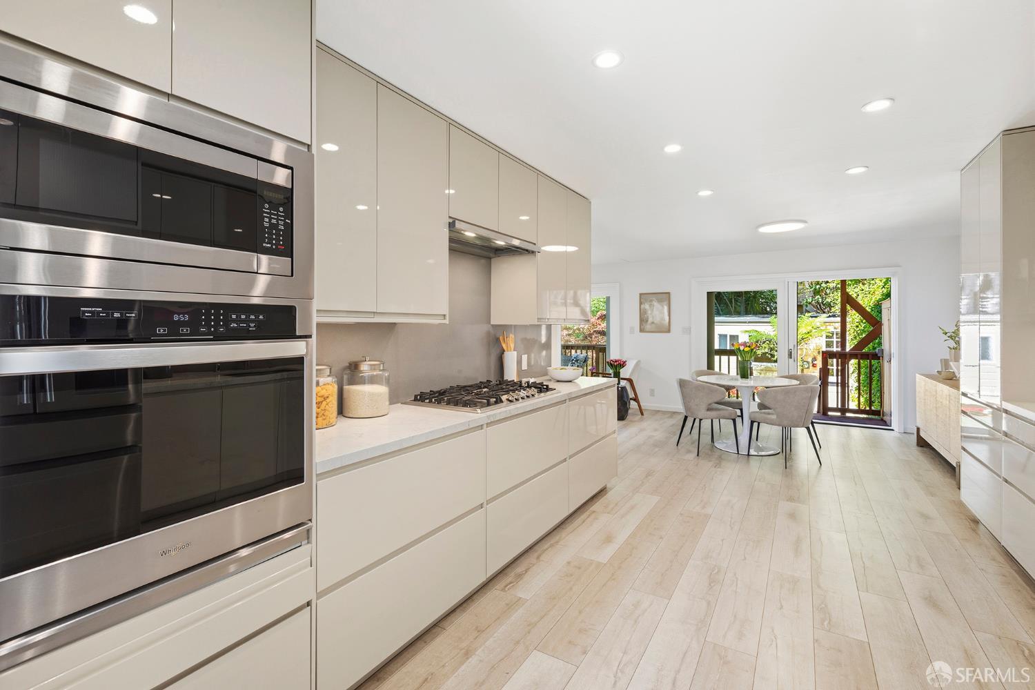 472 Fair Oaks Street - Photo 4