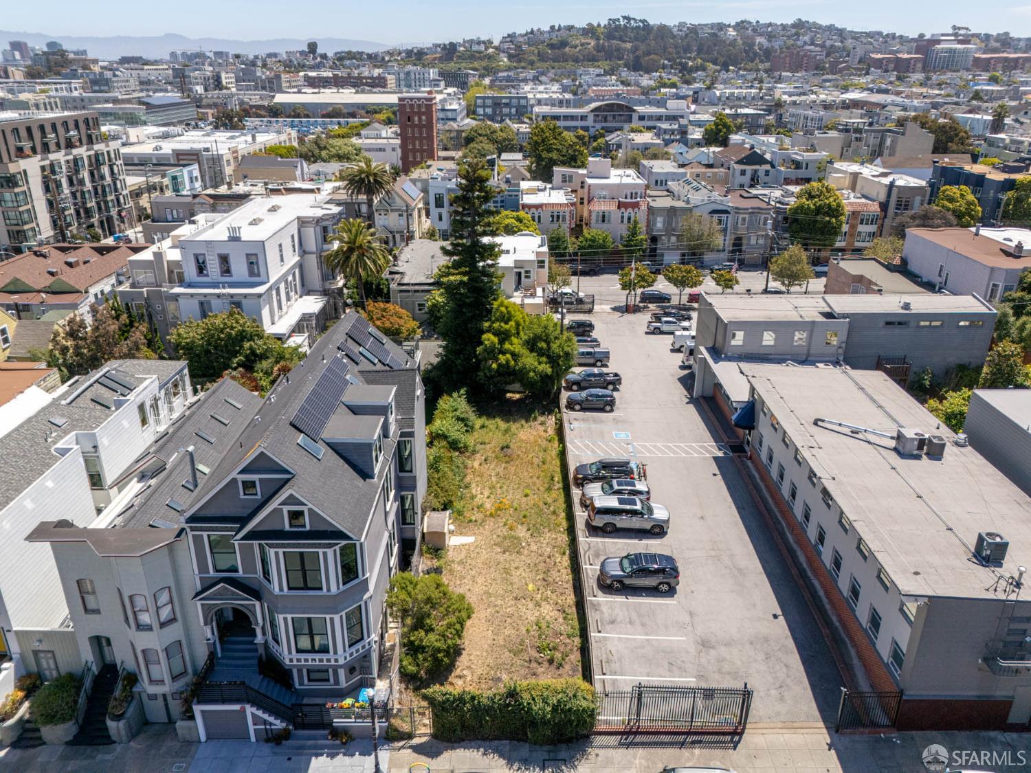 437 Capp Street - Photo 4