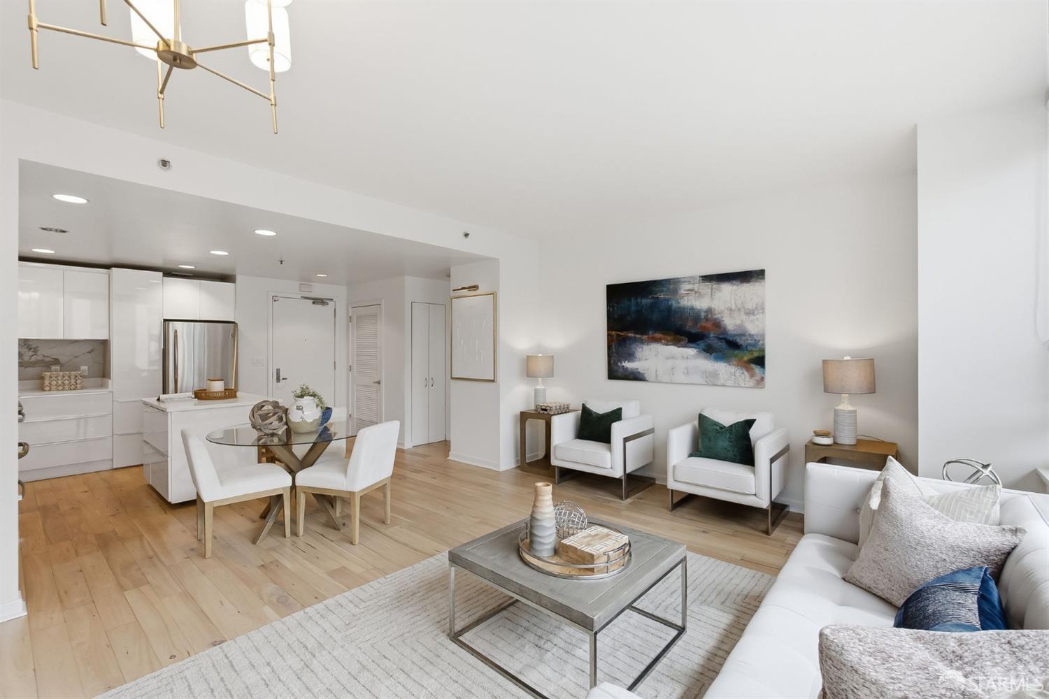 250 King Street #722 - Photo 2