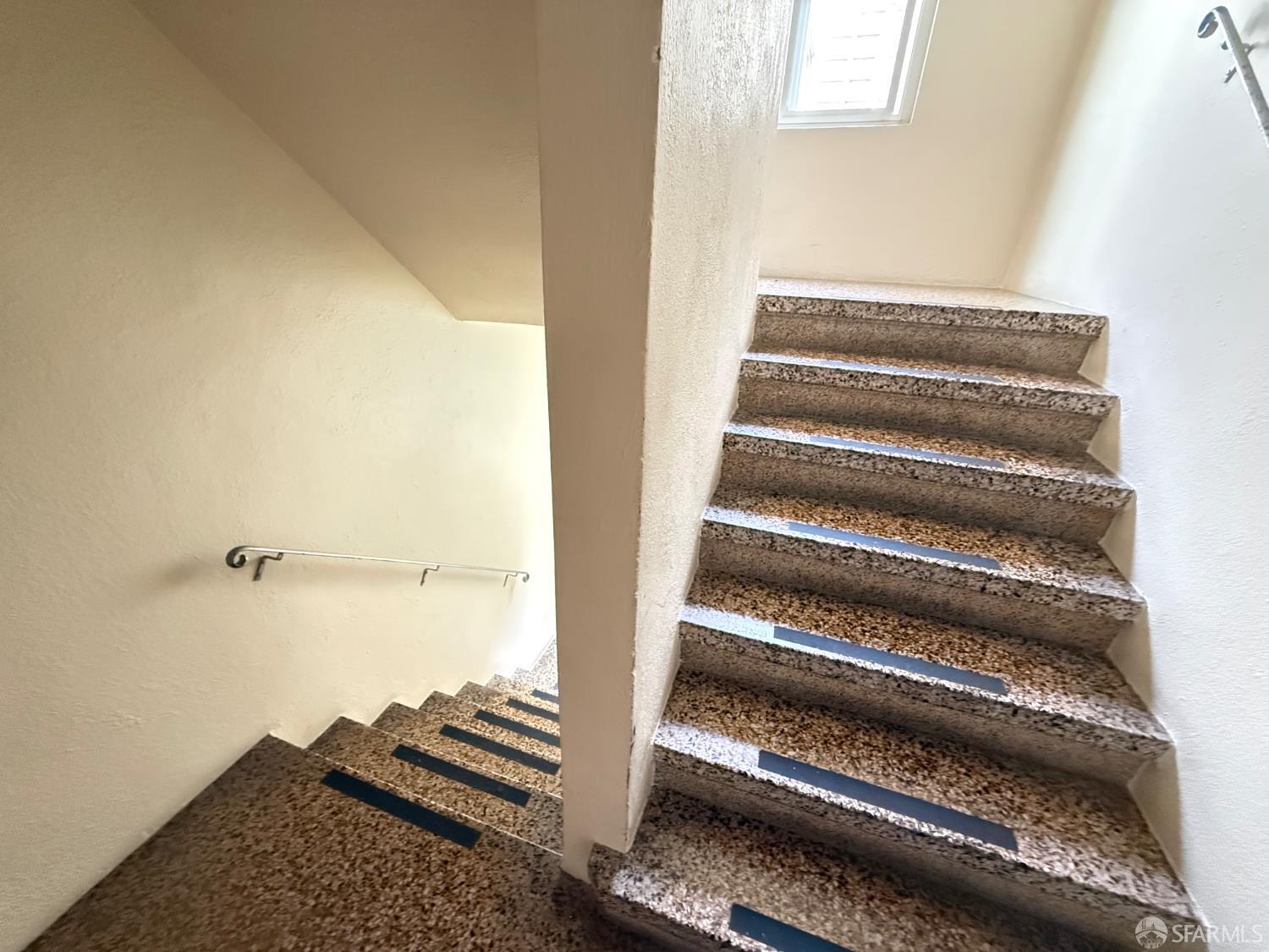 725 Monterey Boulevard - Photo 3