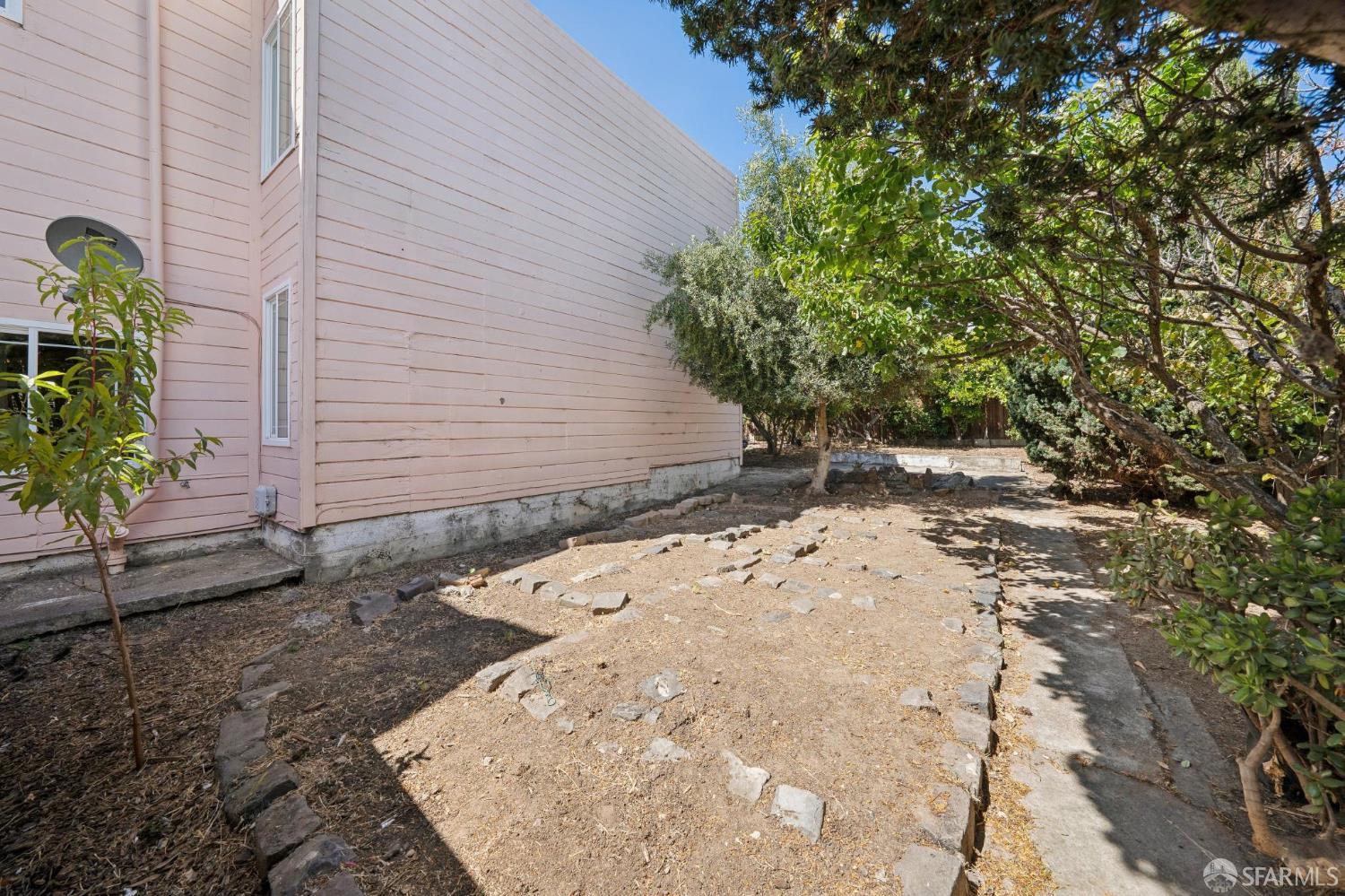 1426 Shafter Avenue - Photo 5