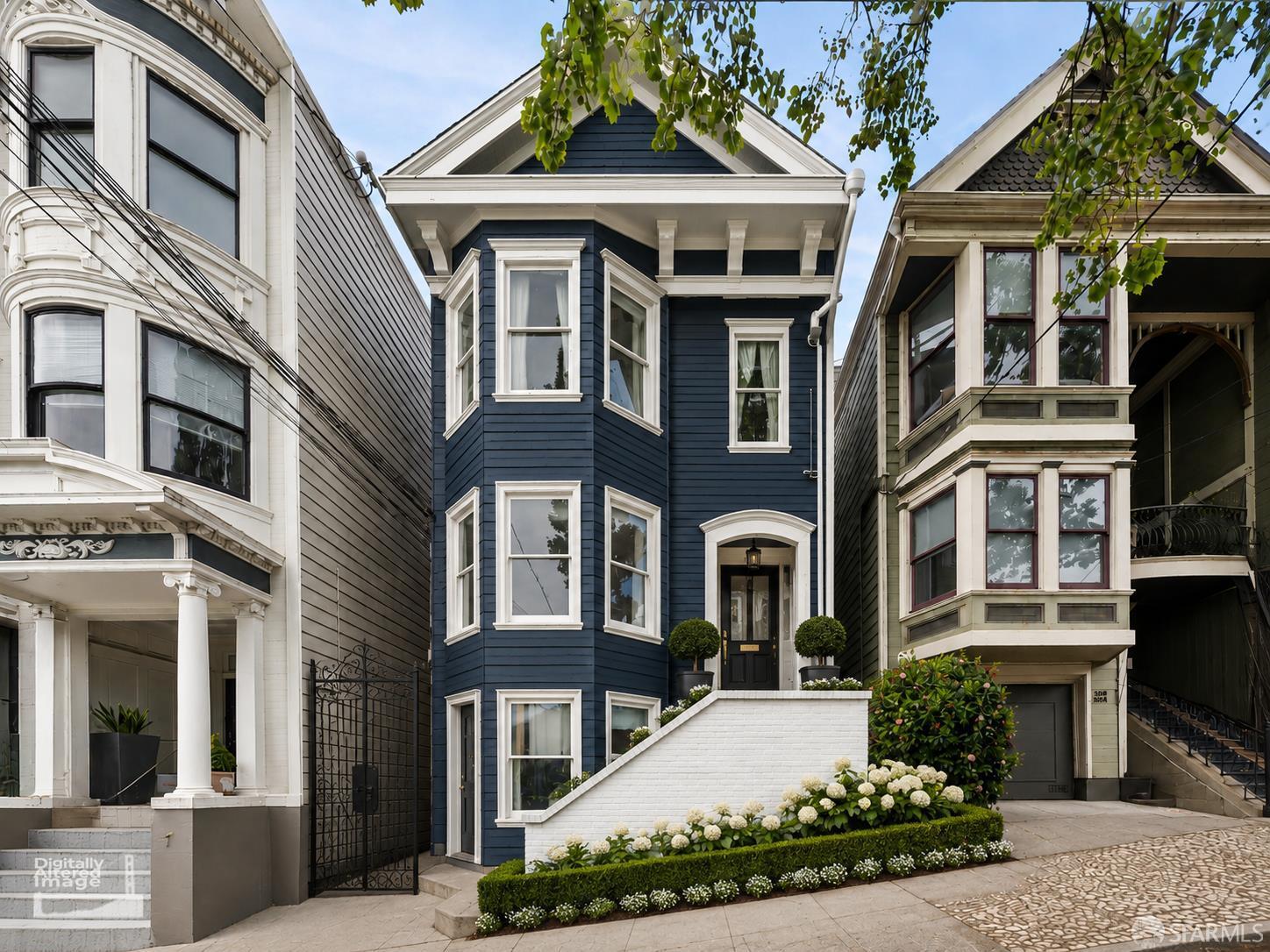 1016 Noe Street #B - Photo 2