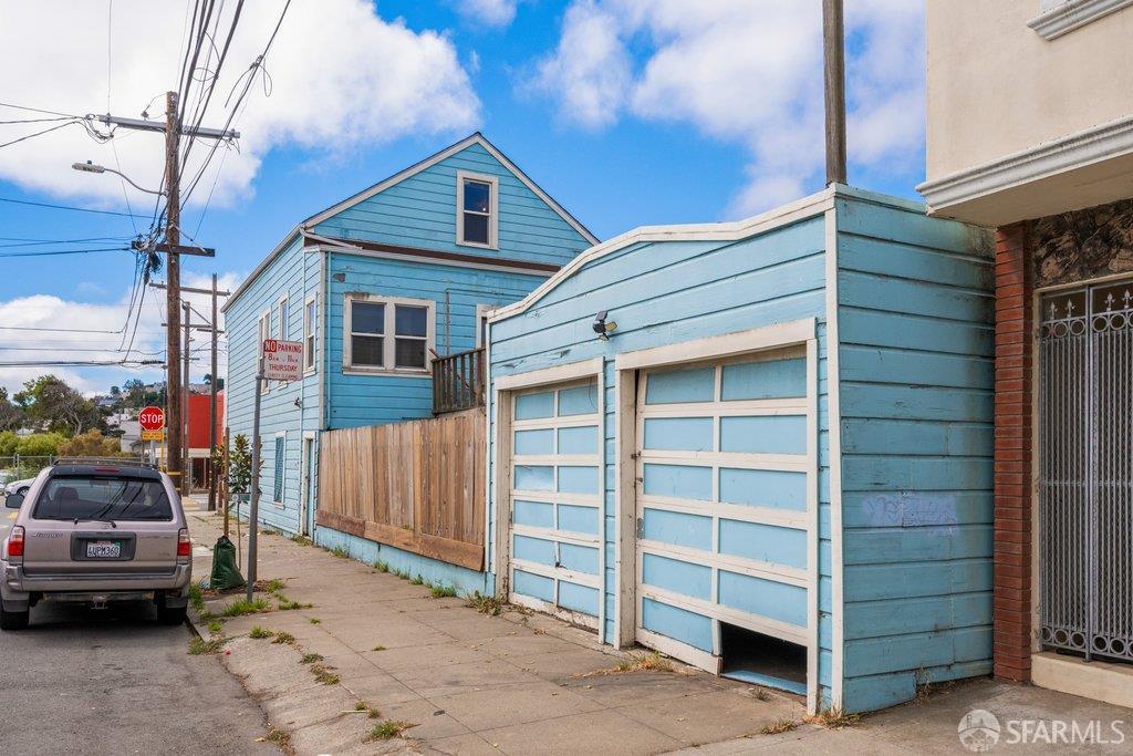 300 Burrows Street - Photo 4