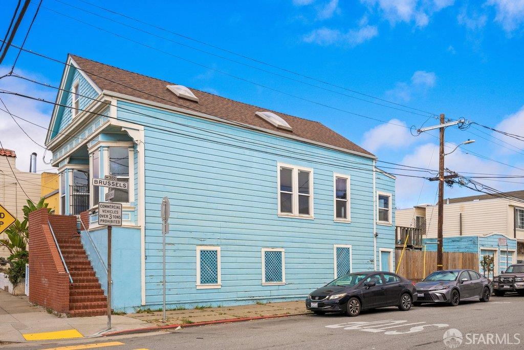 300 Burrows Street - Photo 2