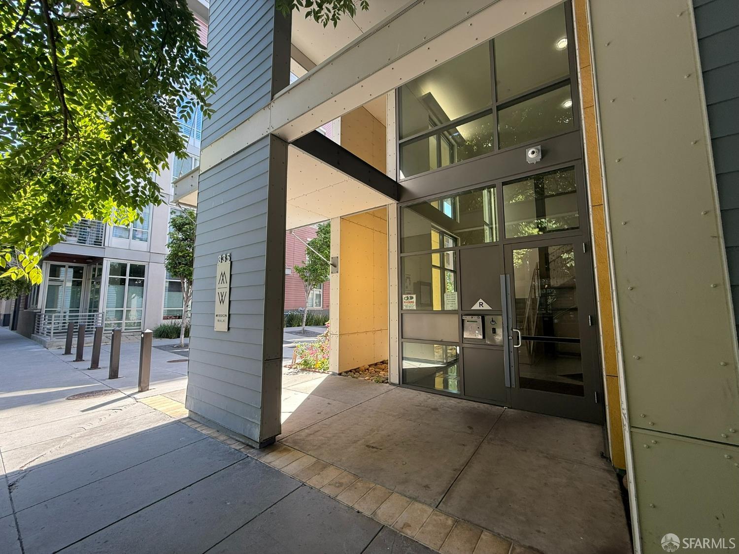 335 Berry Street #407 - Photo 3