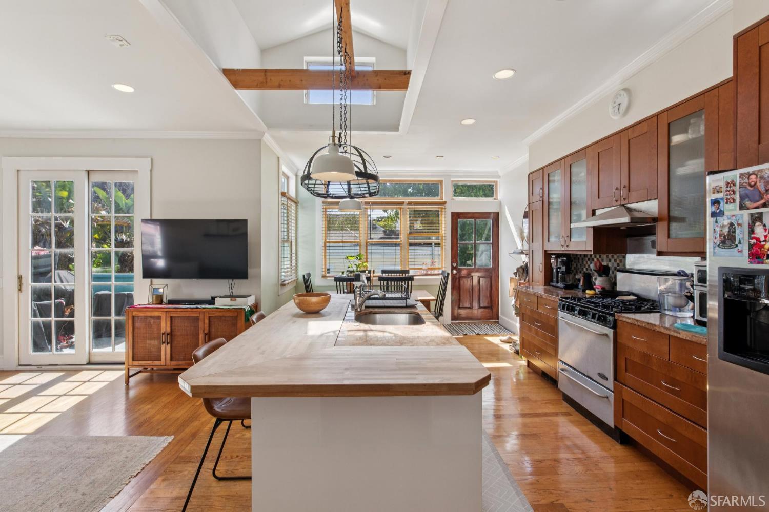 632 Shotwell Street - Photo 2