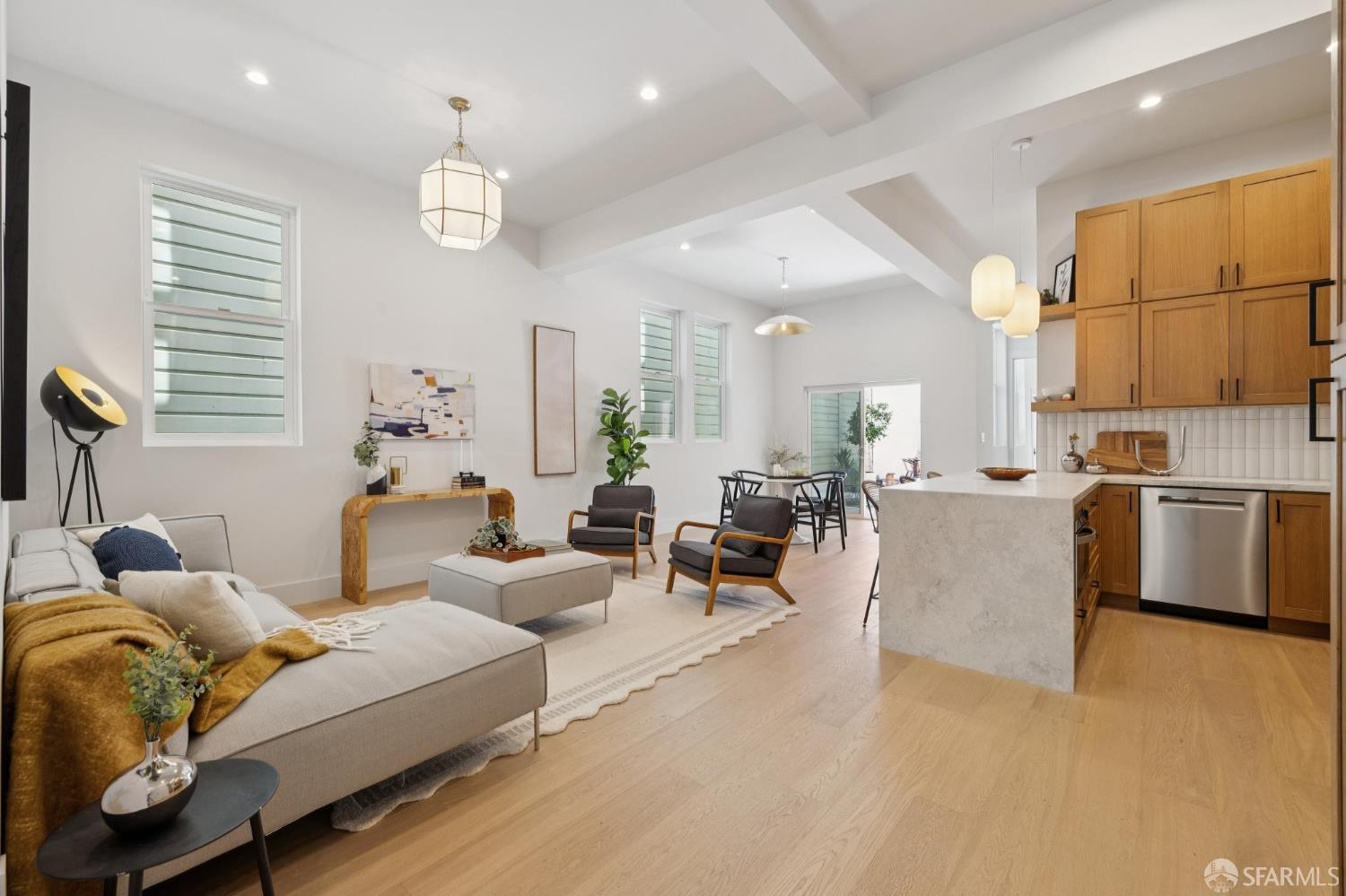 282 Fair Oaks Street - Photo 2