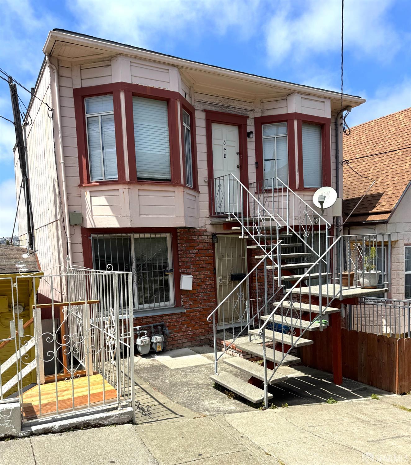 646-648 Madrid Street - Main photo