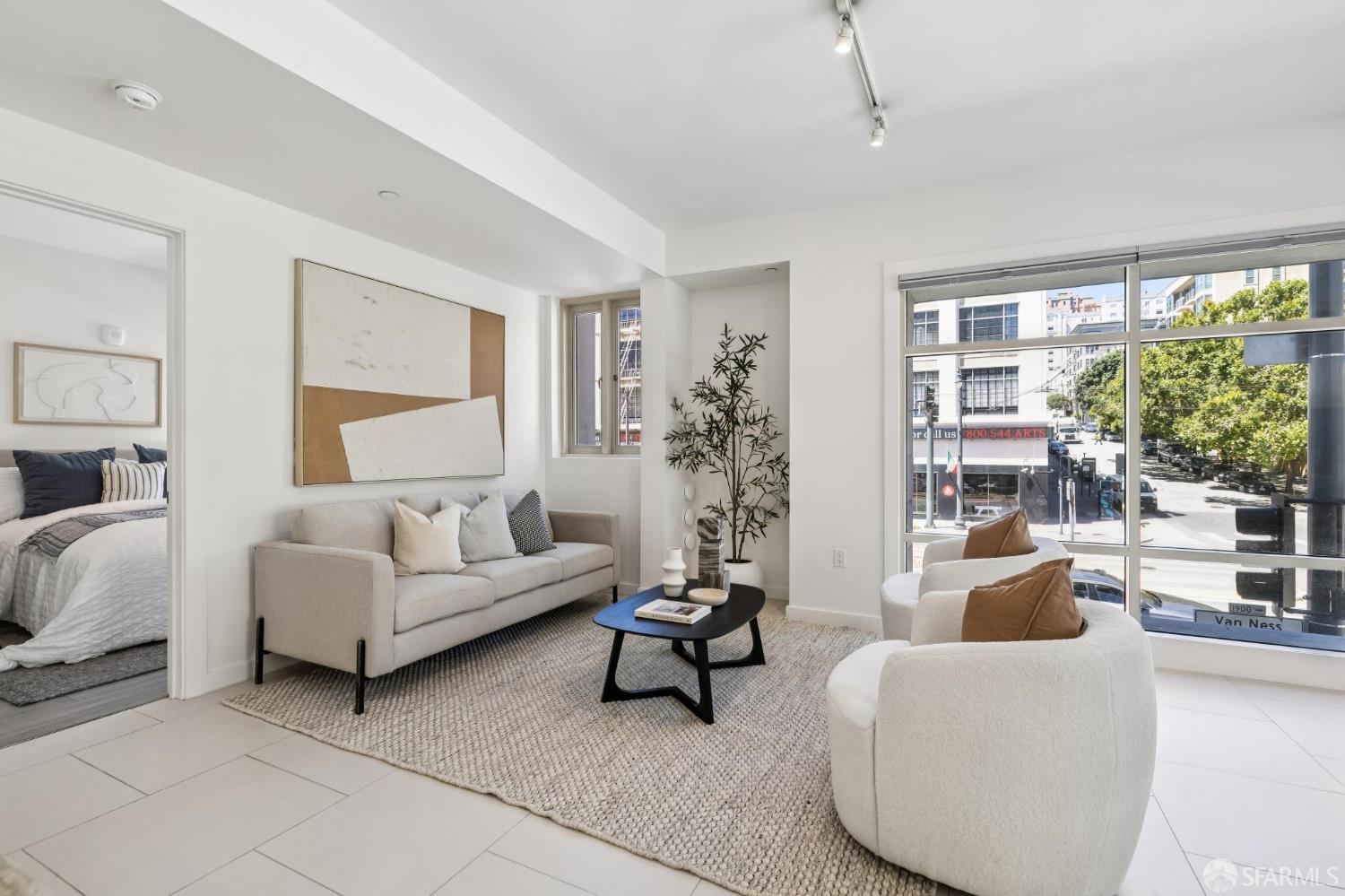 1868 Van Ness Avenue #202 - Photo 4