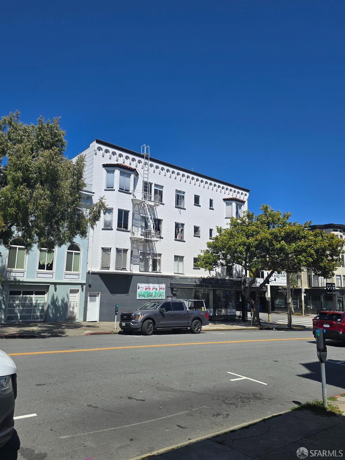 2401 Chestnut Street - Photo 3