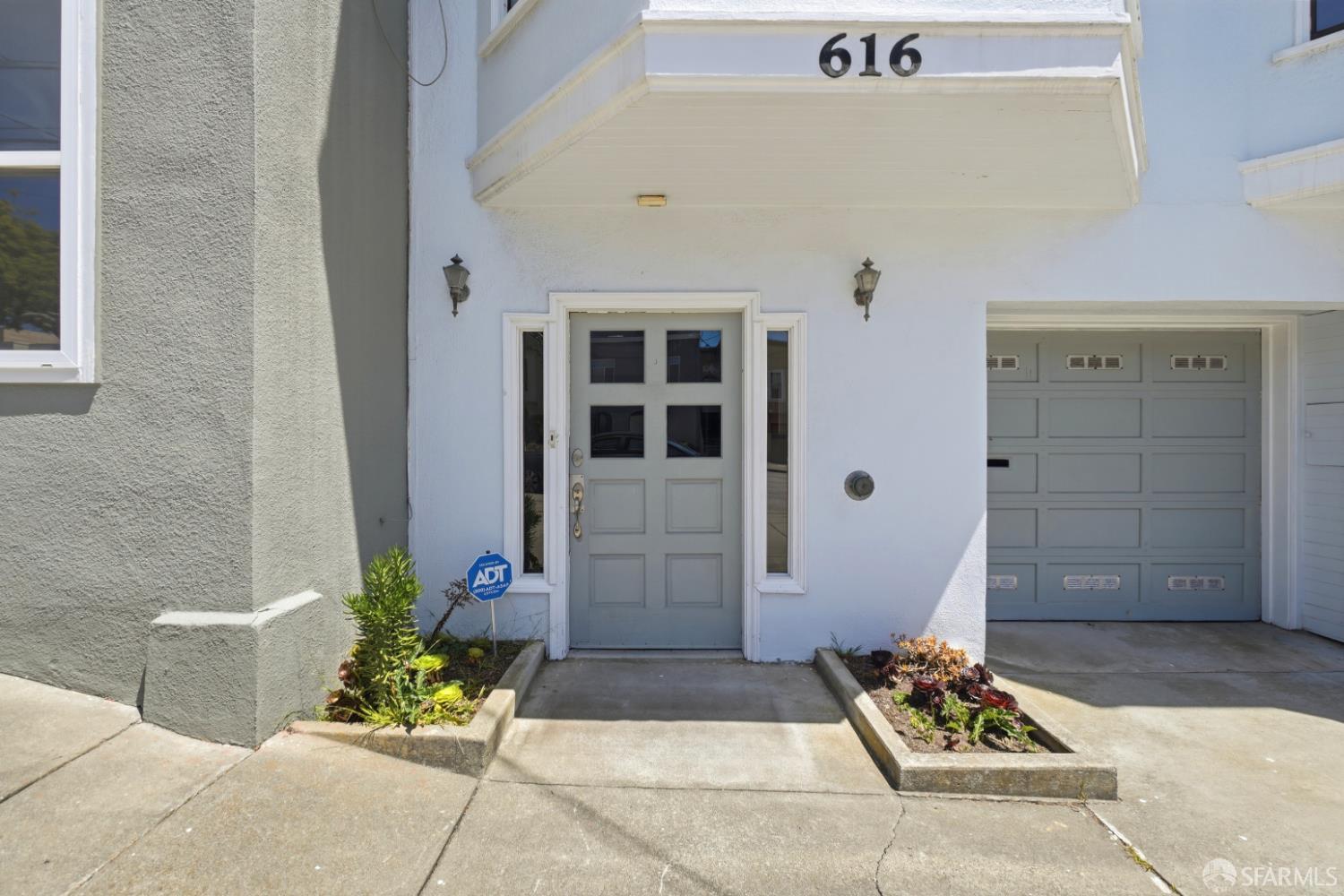 616 39th Avenue - Photo 5