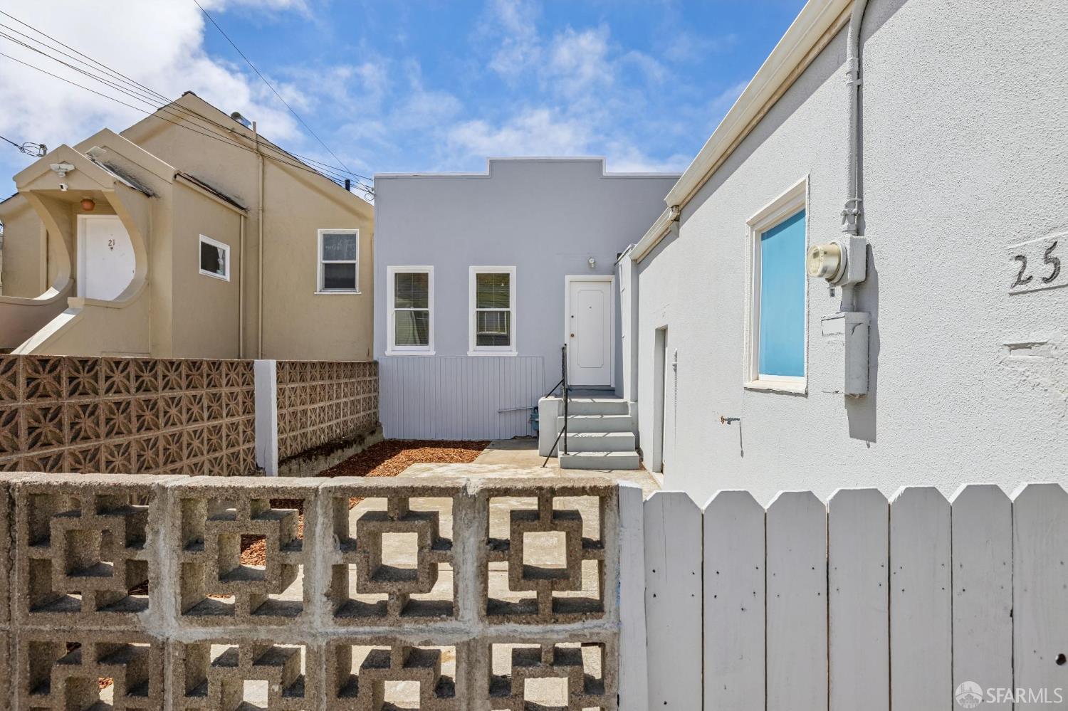 25 Farallones Street - Photo 3