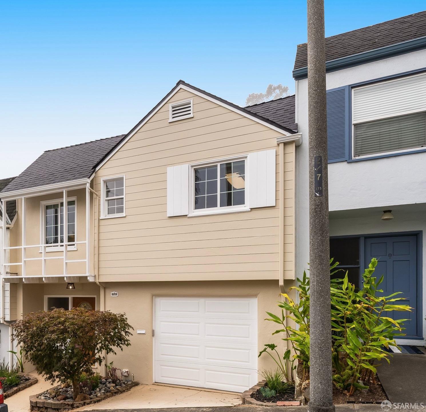 255 Molimo Drive - Main photo