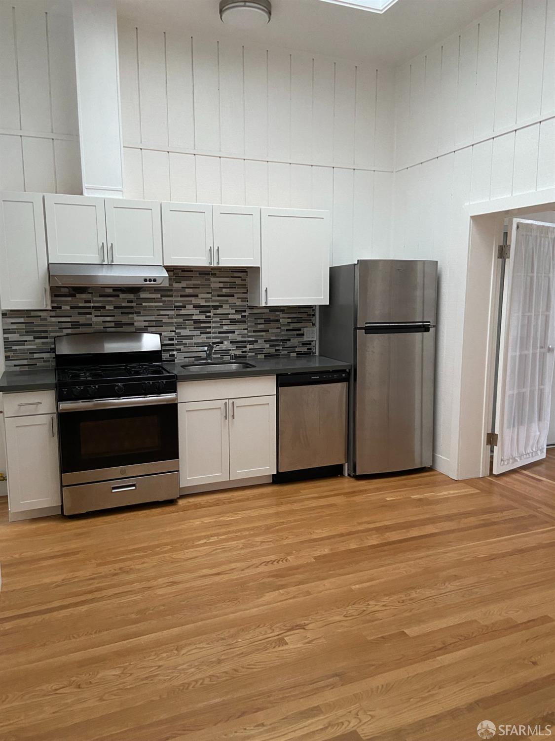 85 Henry Street - Photo 3