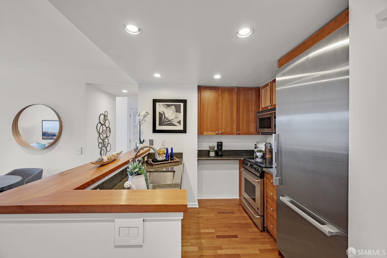 1701 Jackson Street - Photo 2