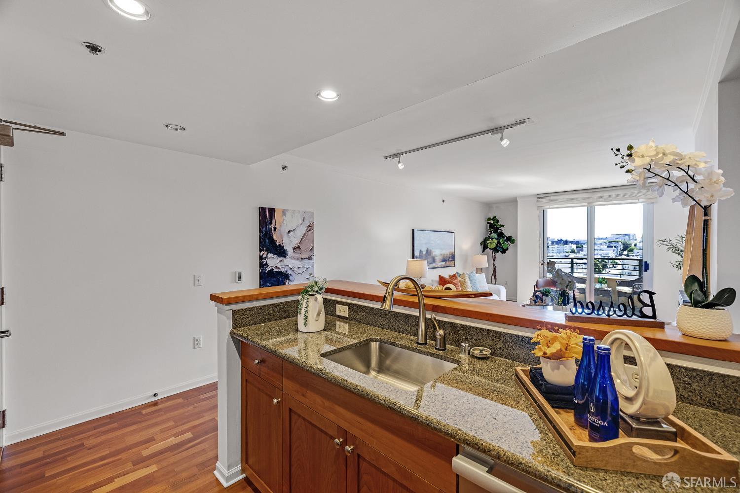 1701 Jackson Street - Photo 5