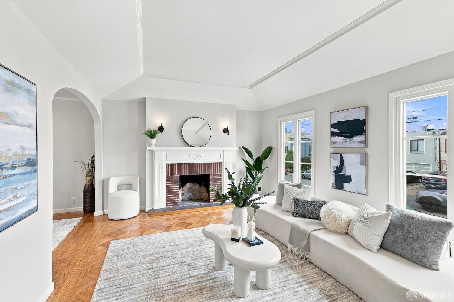 2439 41st Avenue - Photo 4