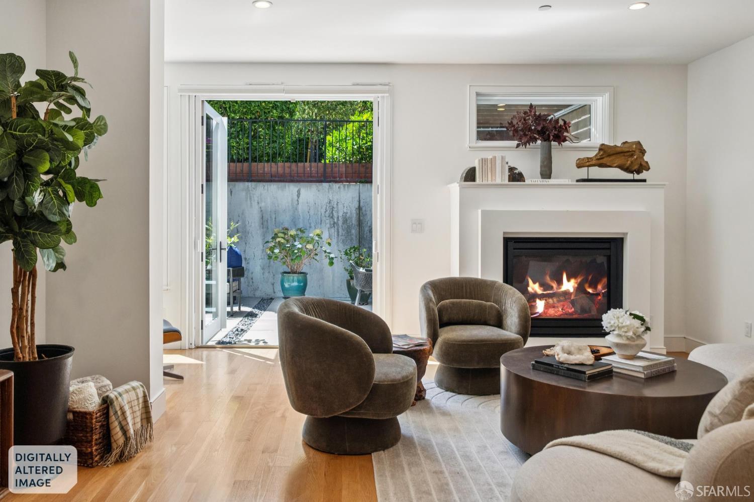 942 South Van Ness Avenue - Photo 2