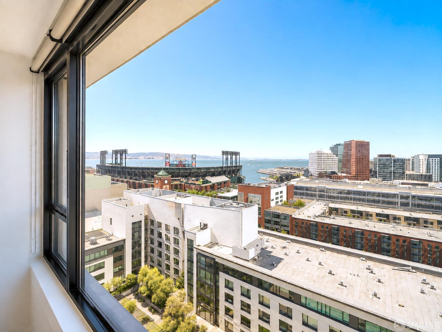 250 King Street #1512 - Photo 2