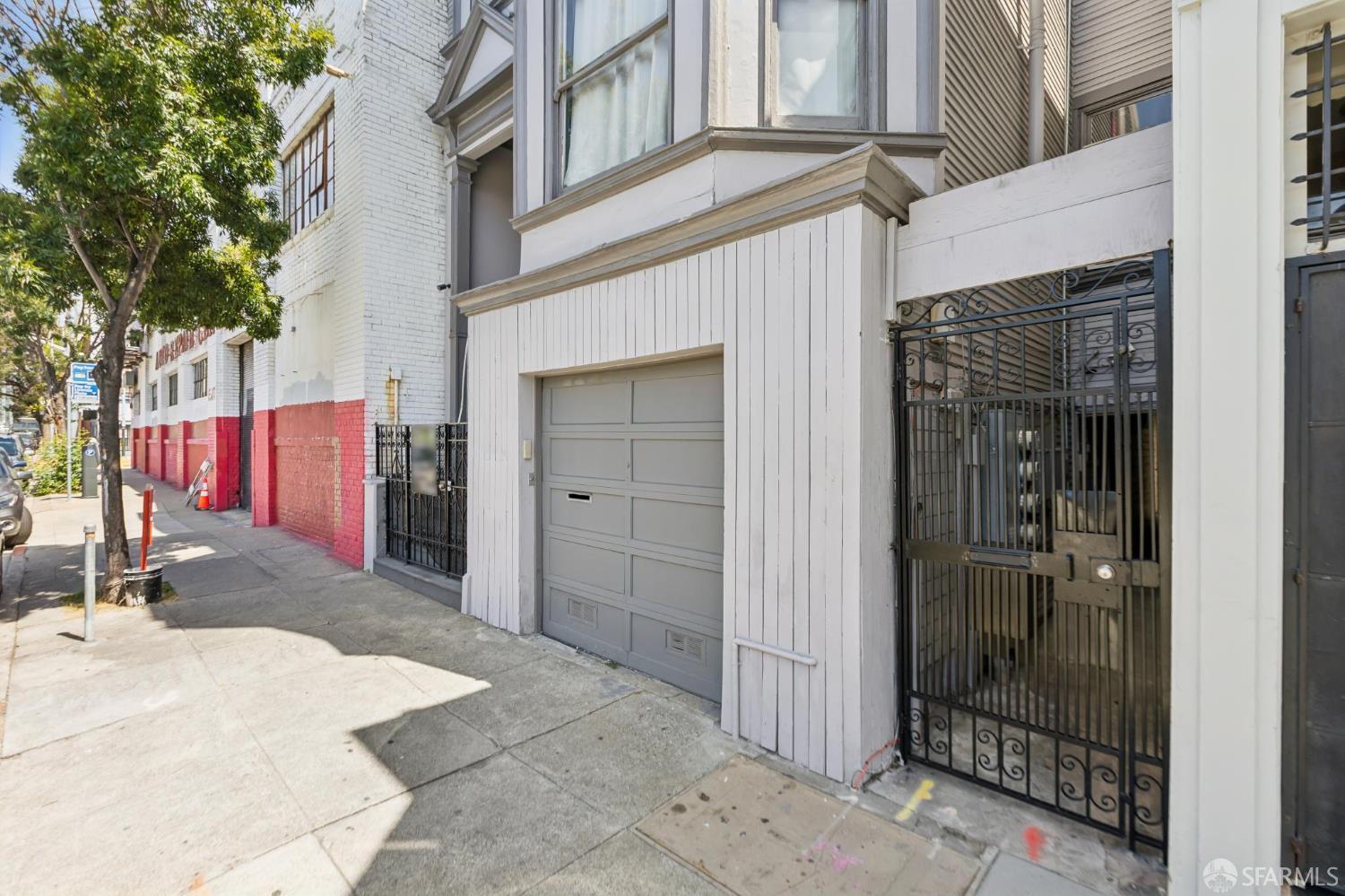315-319 10th Street - Photo 3