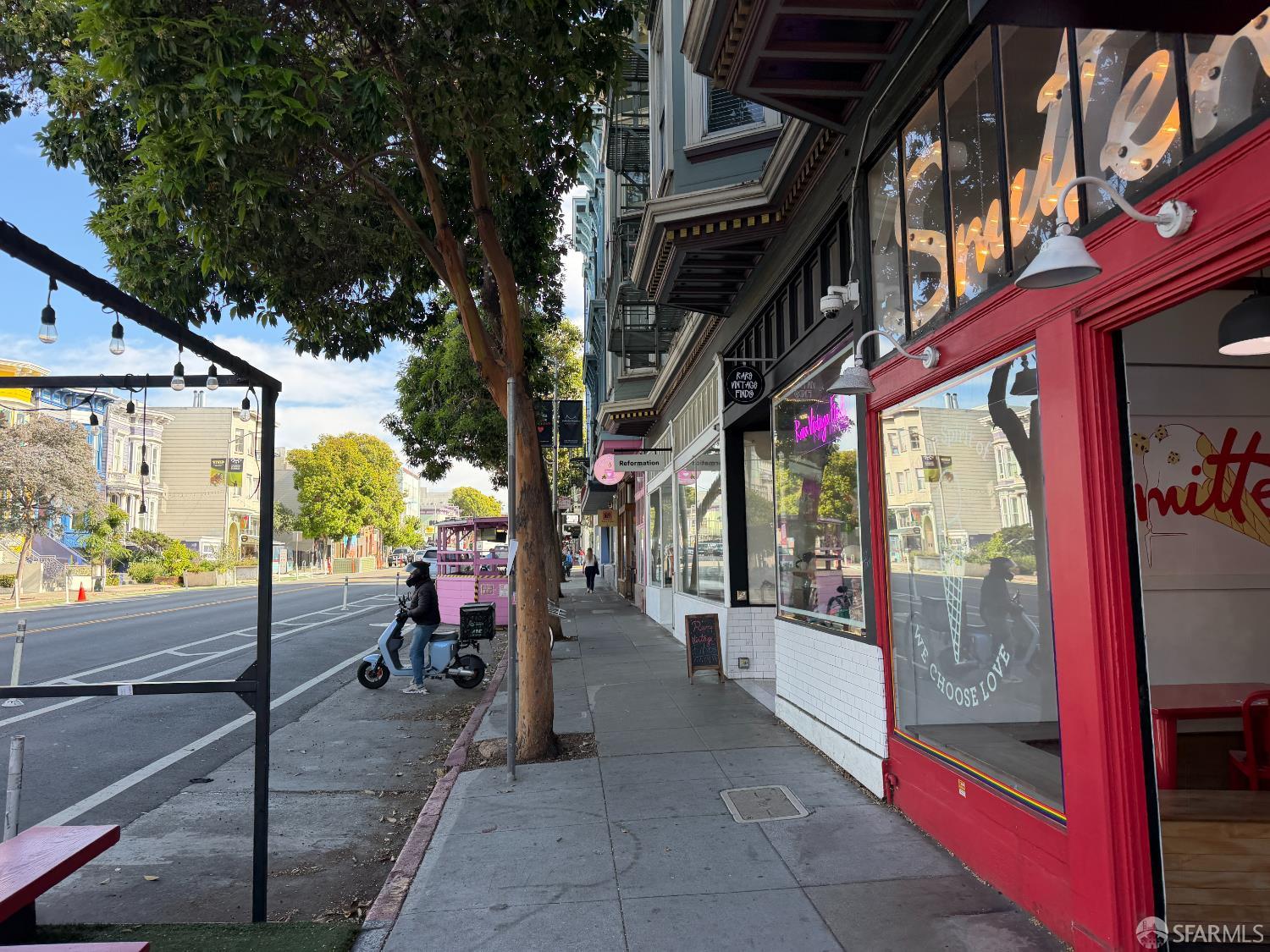 920 Valencia Street - Photo 3