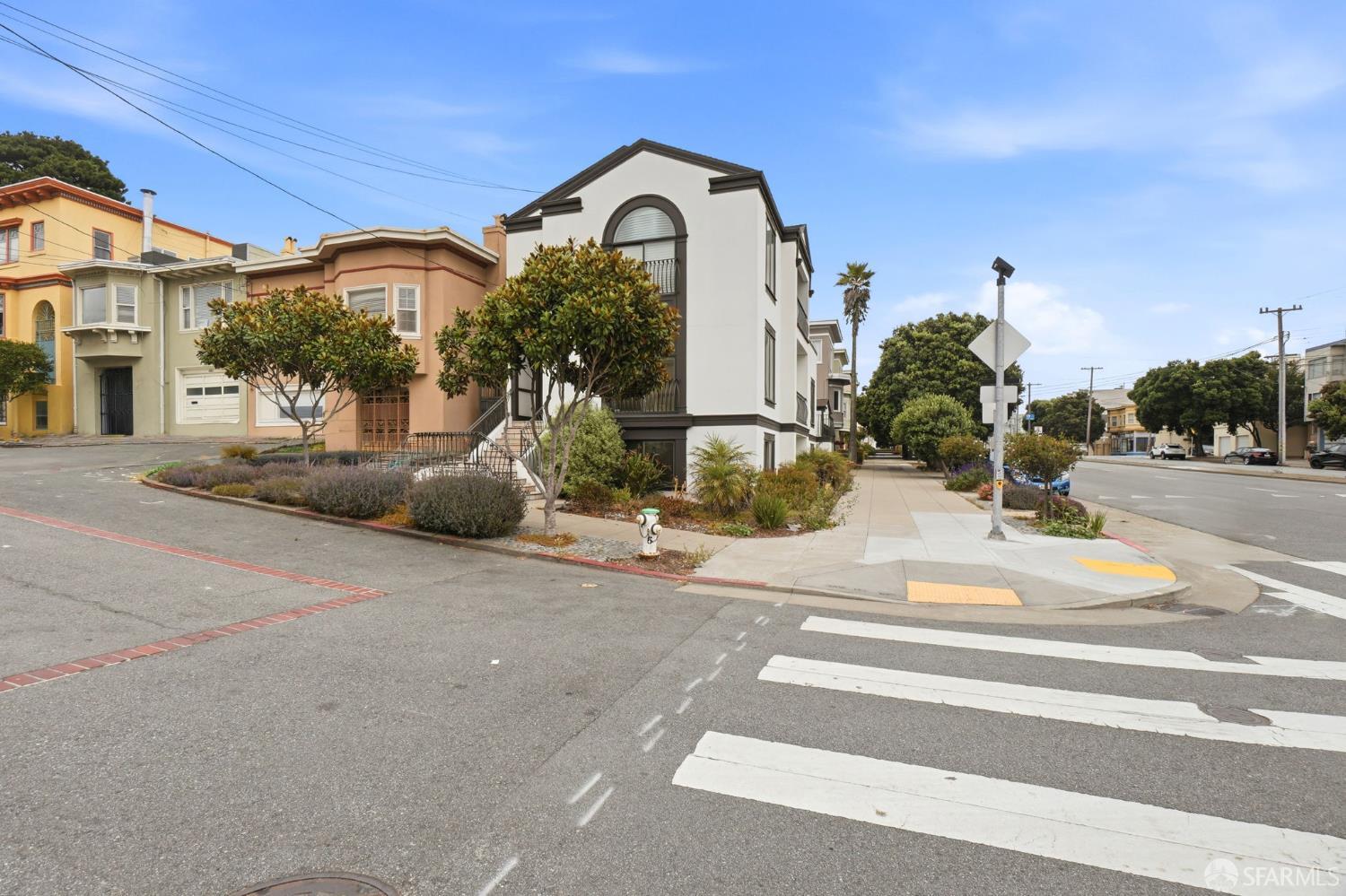 496 38th Avenue - Photo 3