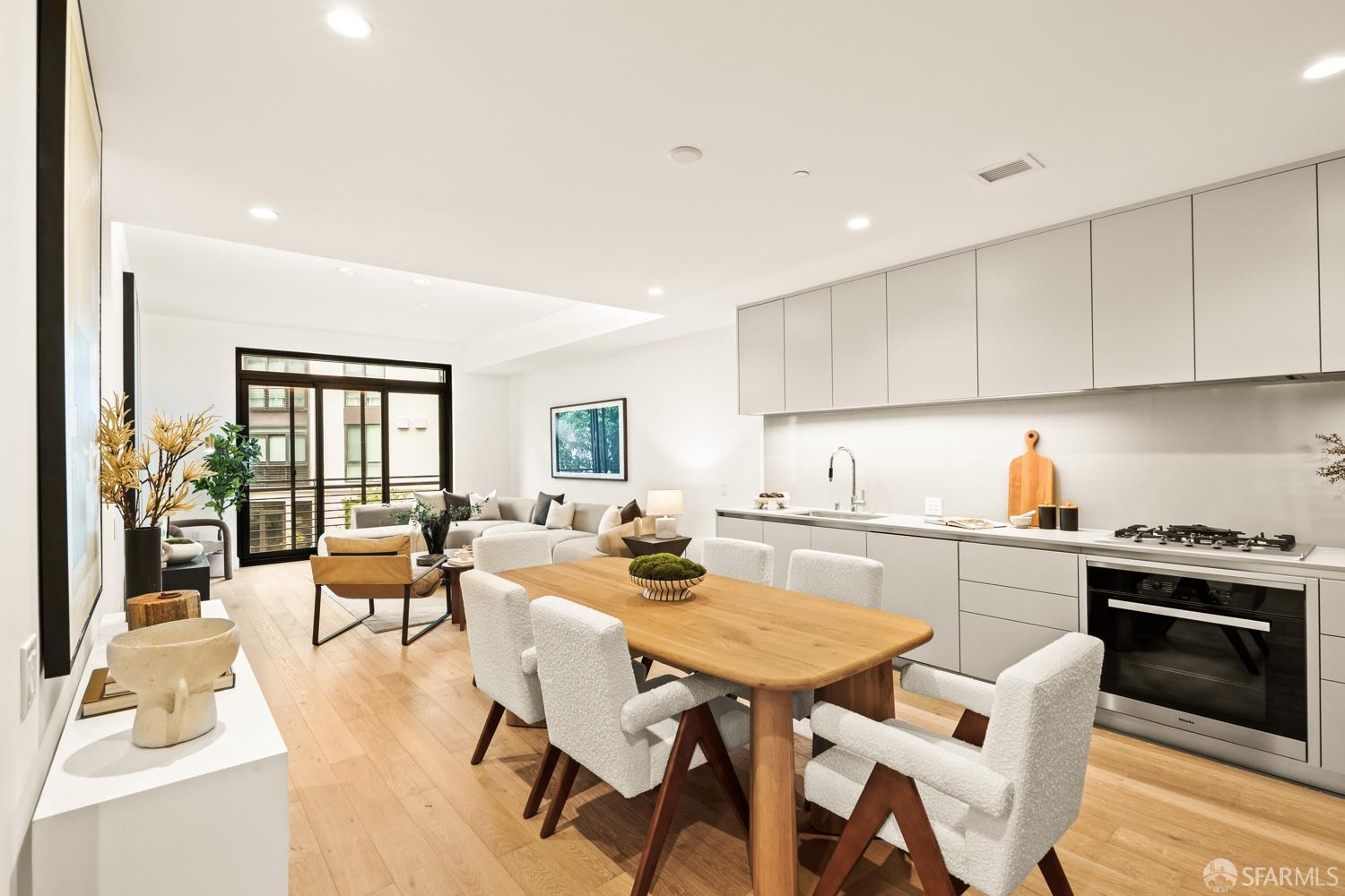 1 Bristol Court #411 - Photo 2