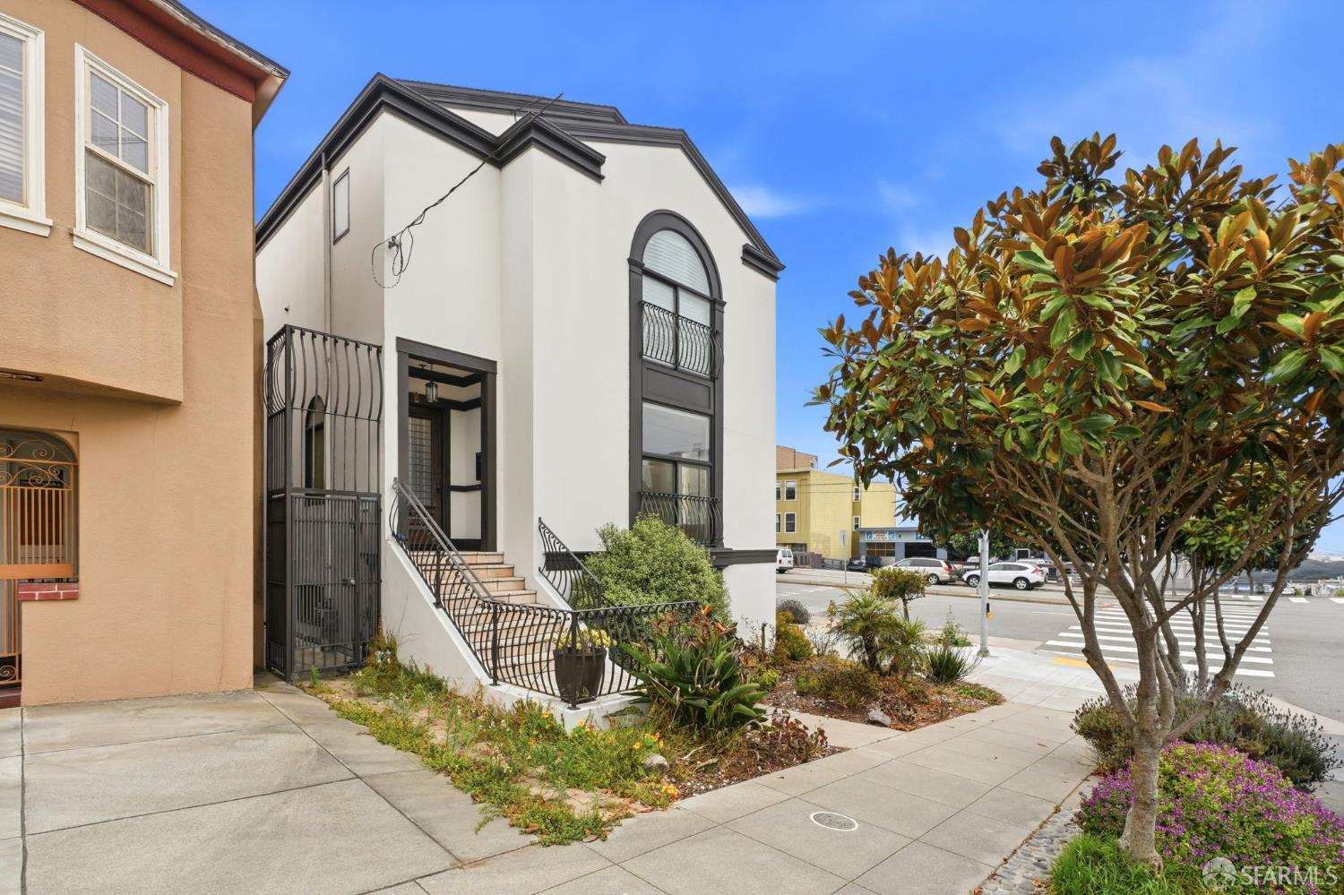 496 38th Avenue - Photo 4