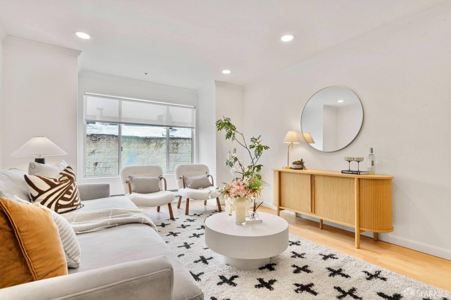 550 South Van Ness Avenue #208 - Main photo