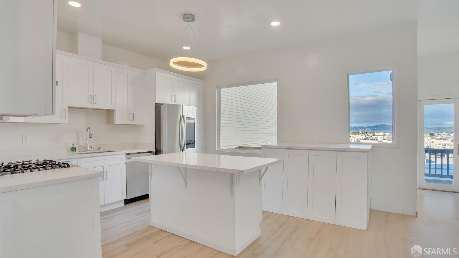 2612 Greenwich Street - Photo 3