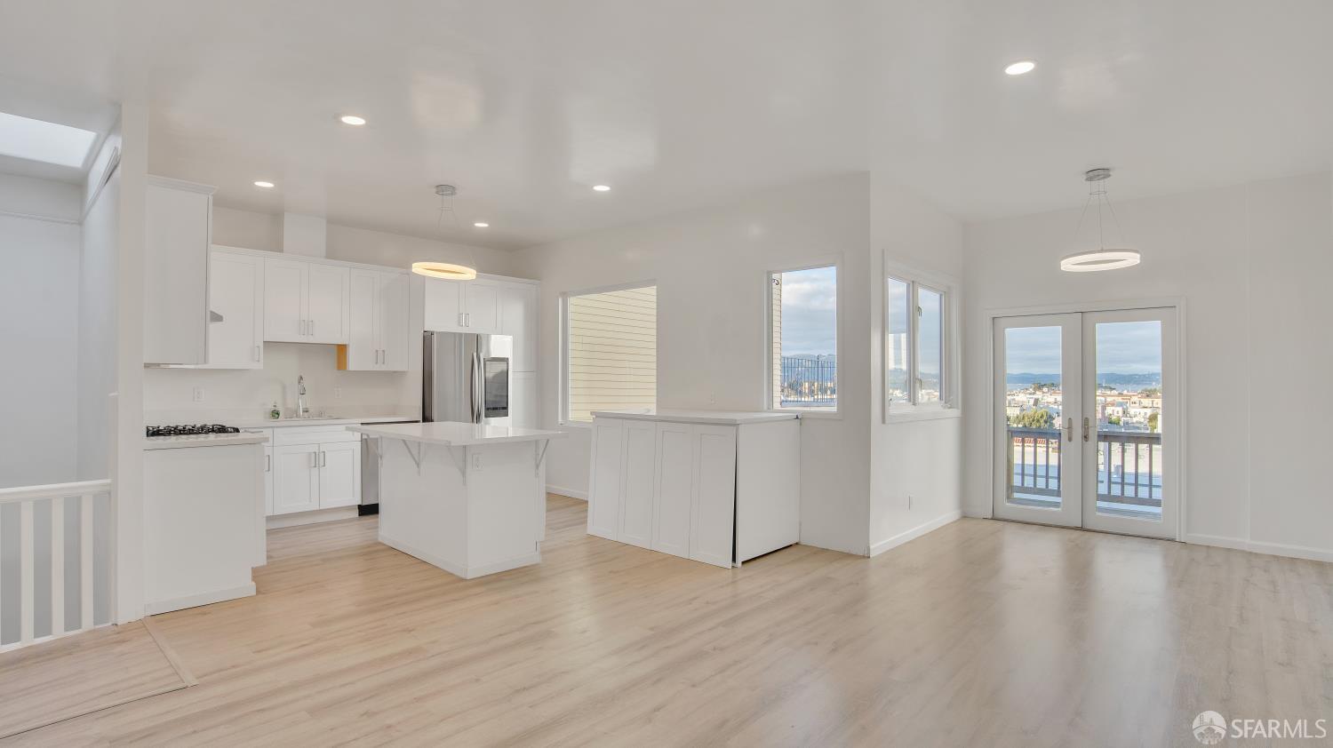 2612 Greenwich Street - Photo 2