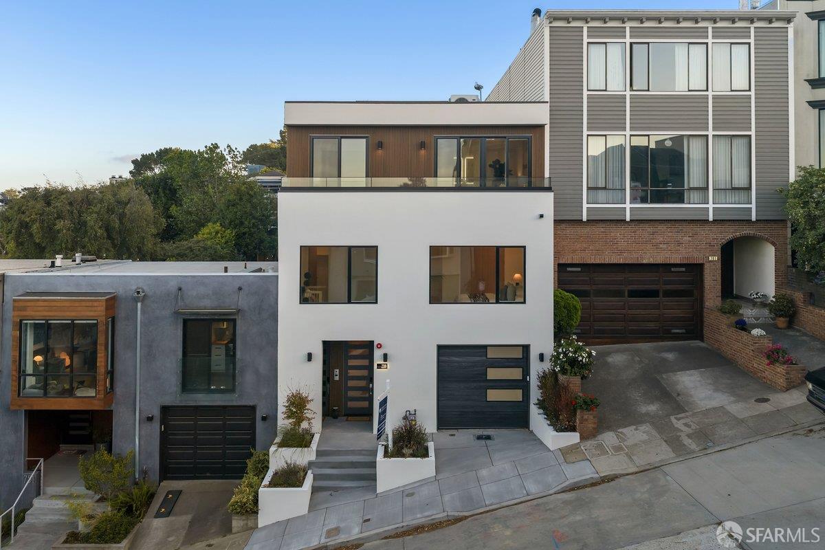 755 Duncan Street - Photo 2