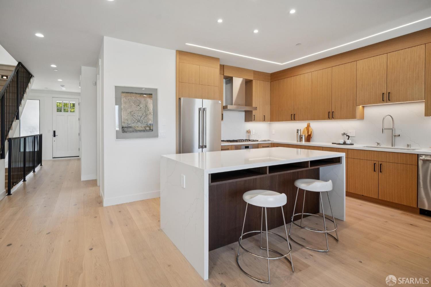 2120 Revere Avenue - Photo 5