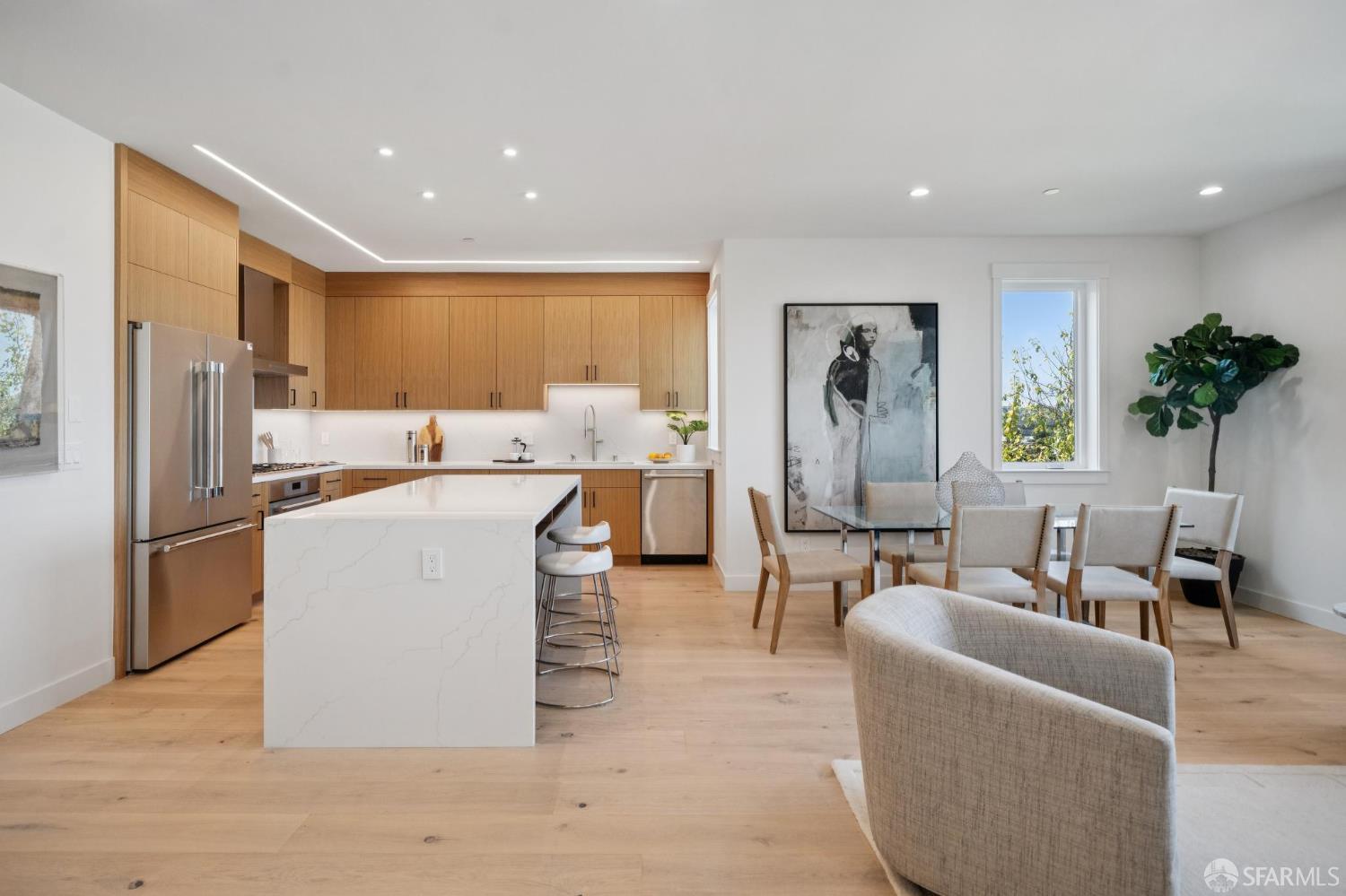2120 Revere Avenue - Photo 4