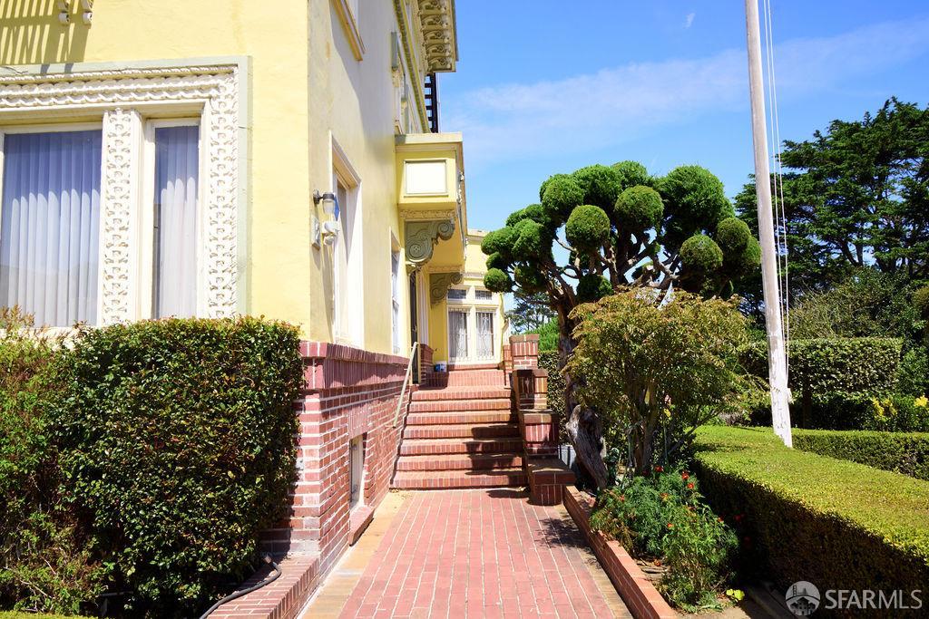 2 West Clay Street - Photo 4