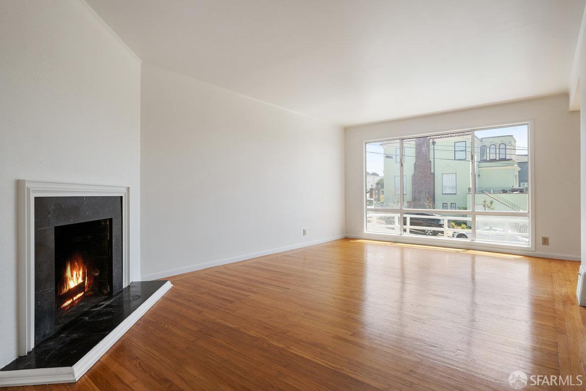 509-511 44th Avenue - Photo 3