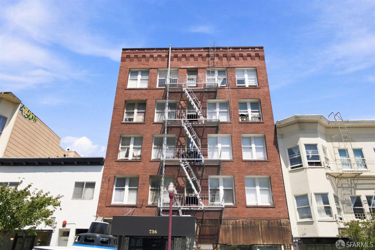 734-740 Broadway - Photo 3