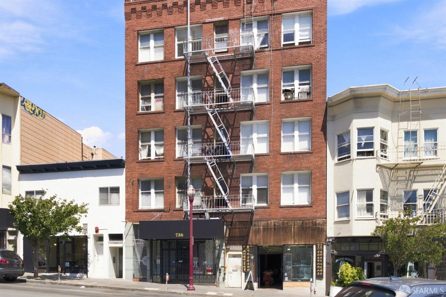 734-740 Broadway - Photo 2