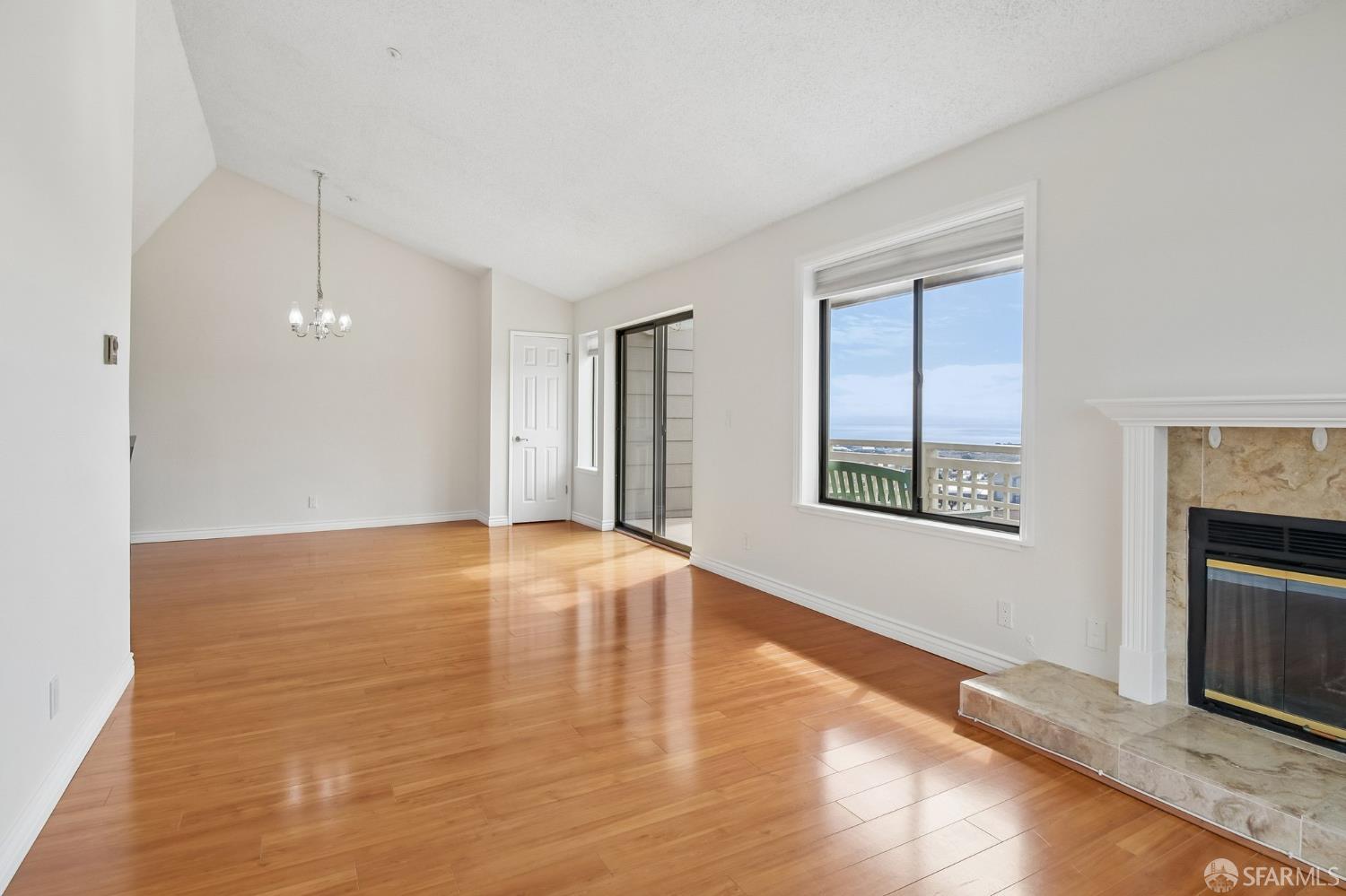 1109 Aspen Court - Photo 5