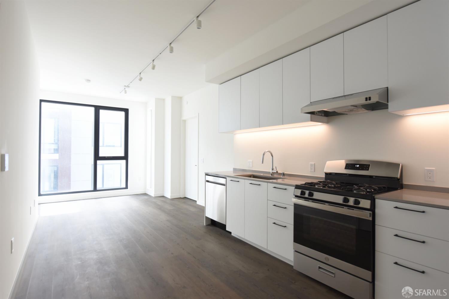 395 6th Street #BM4 - Photo 3