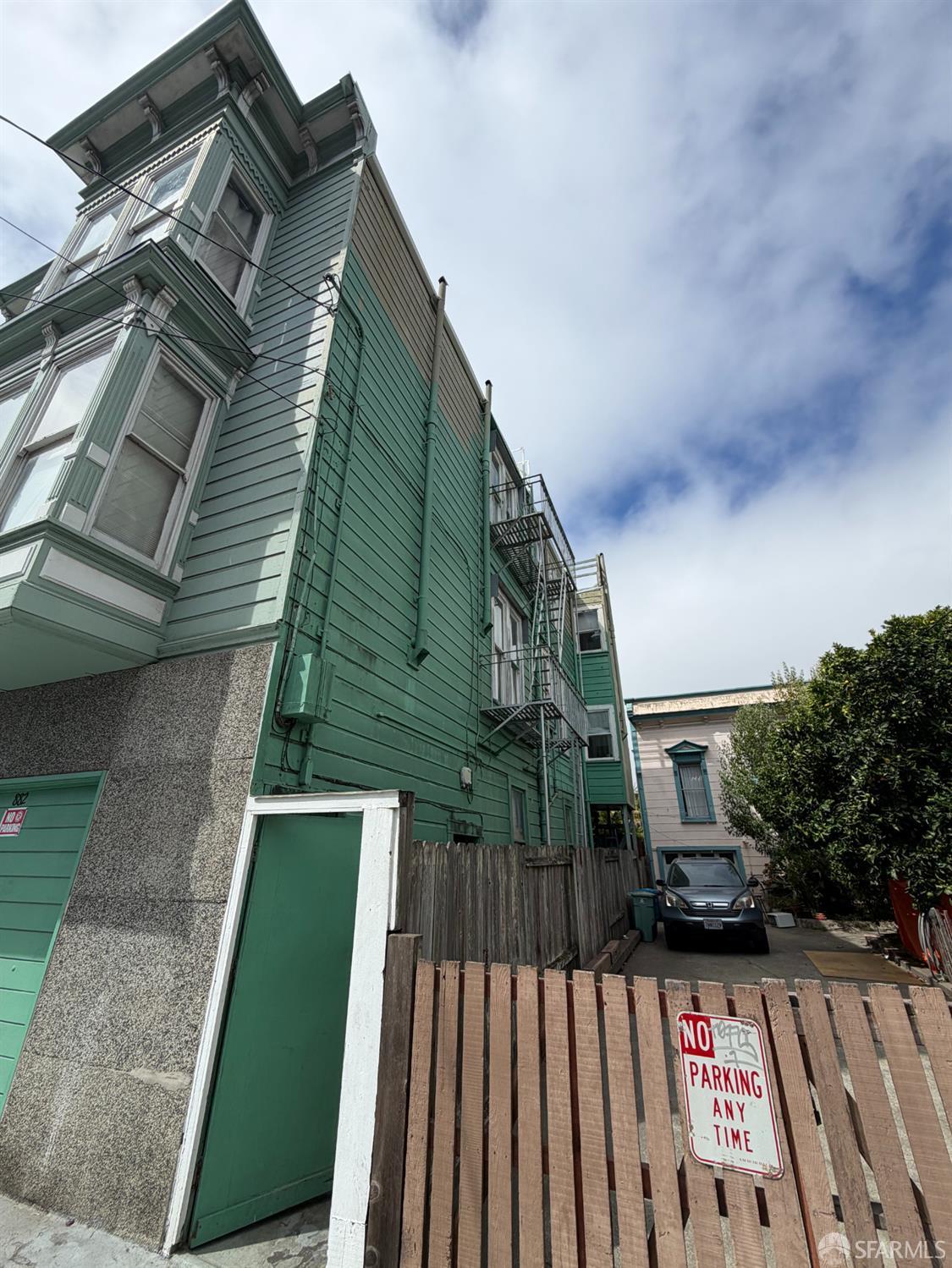 882 Florida Street - Photo 2