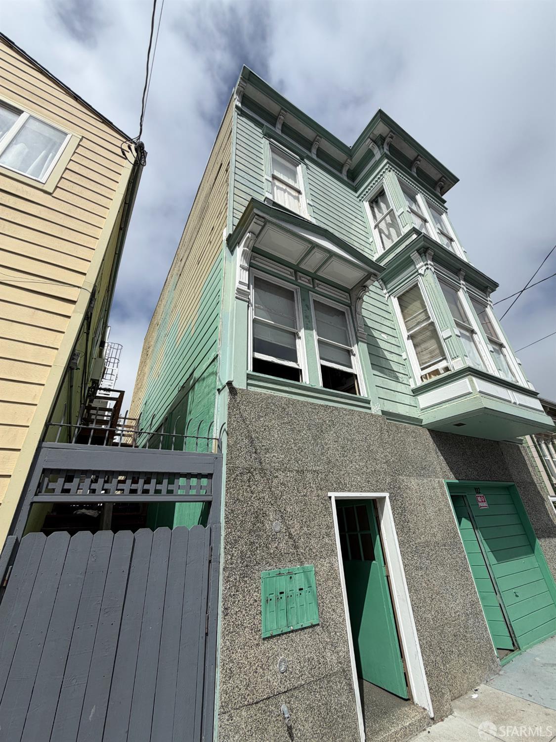 882 Florida Street - Main photo
