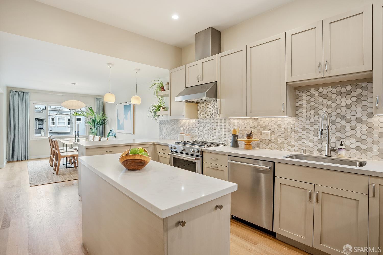 162 Flood Avenue - Photo 5