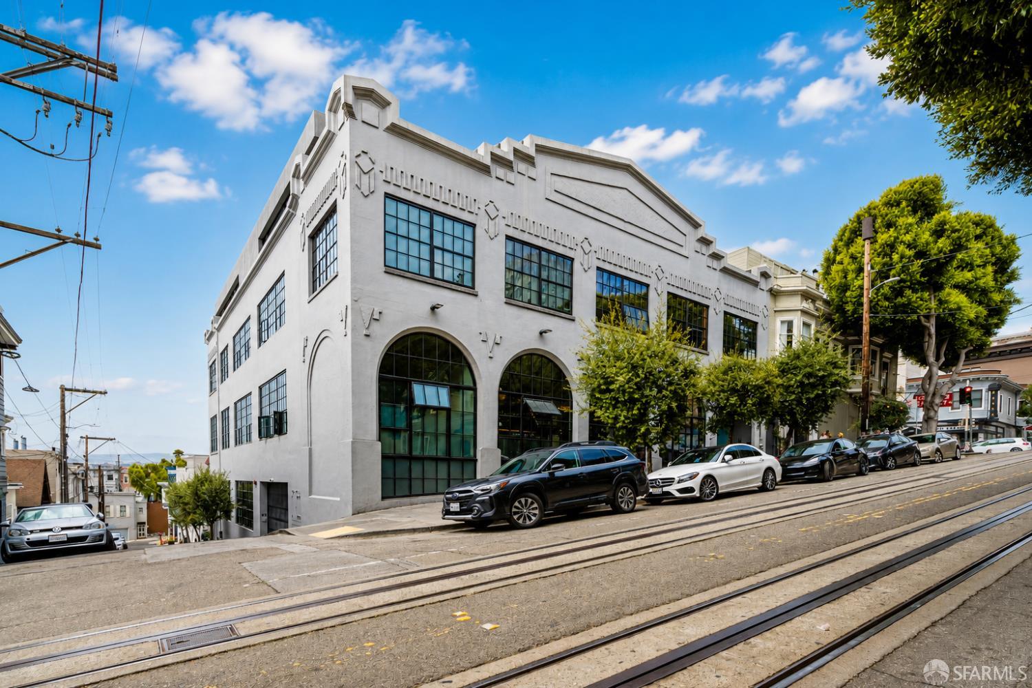 1945 Hyde Street - Photo 2