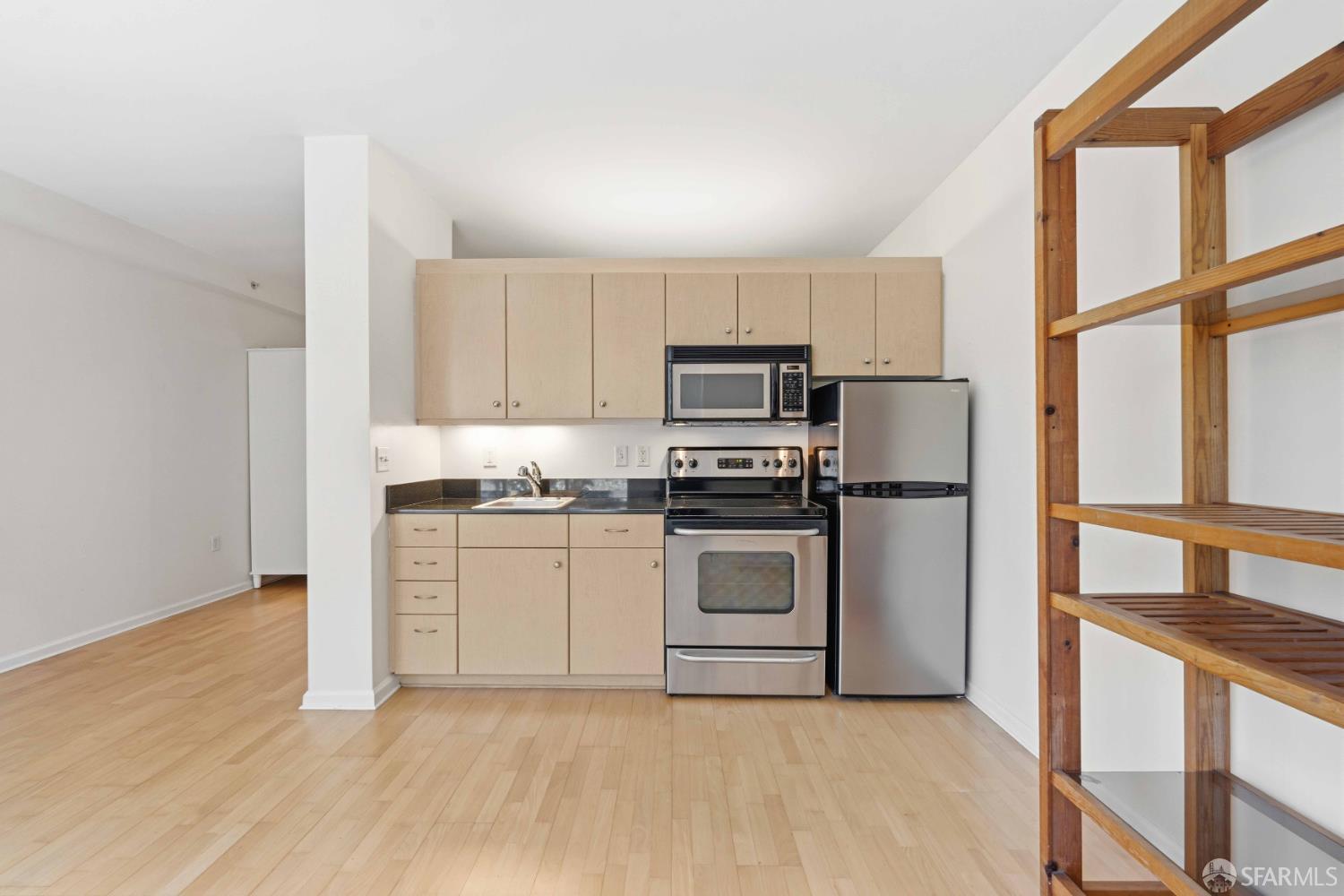 140 South Van Ness Avenue #437 - Photo 4