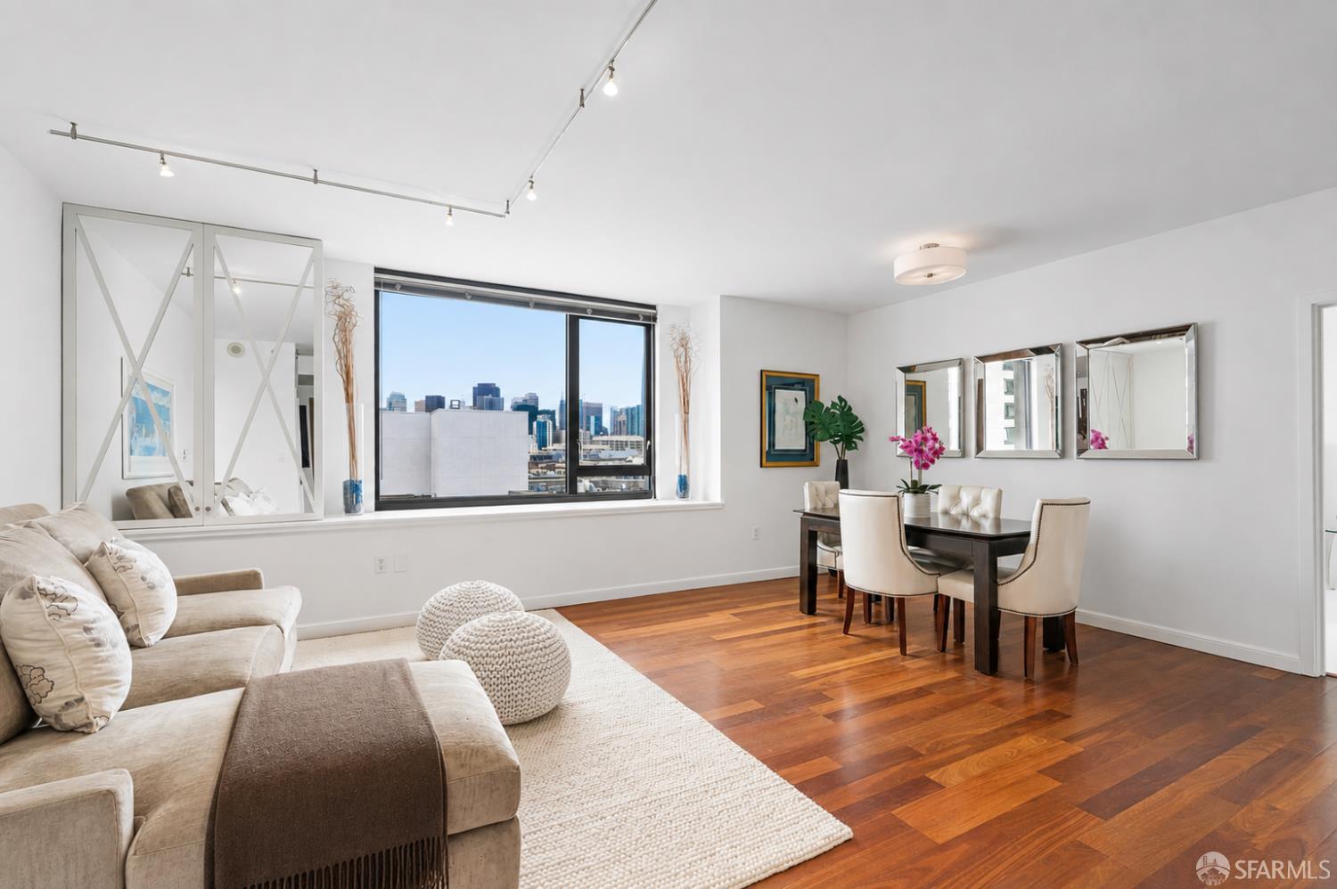 250 King Street #958 - Photo 4