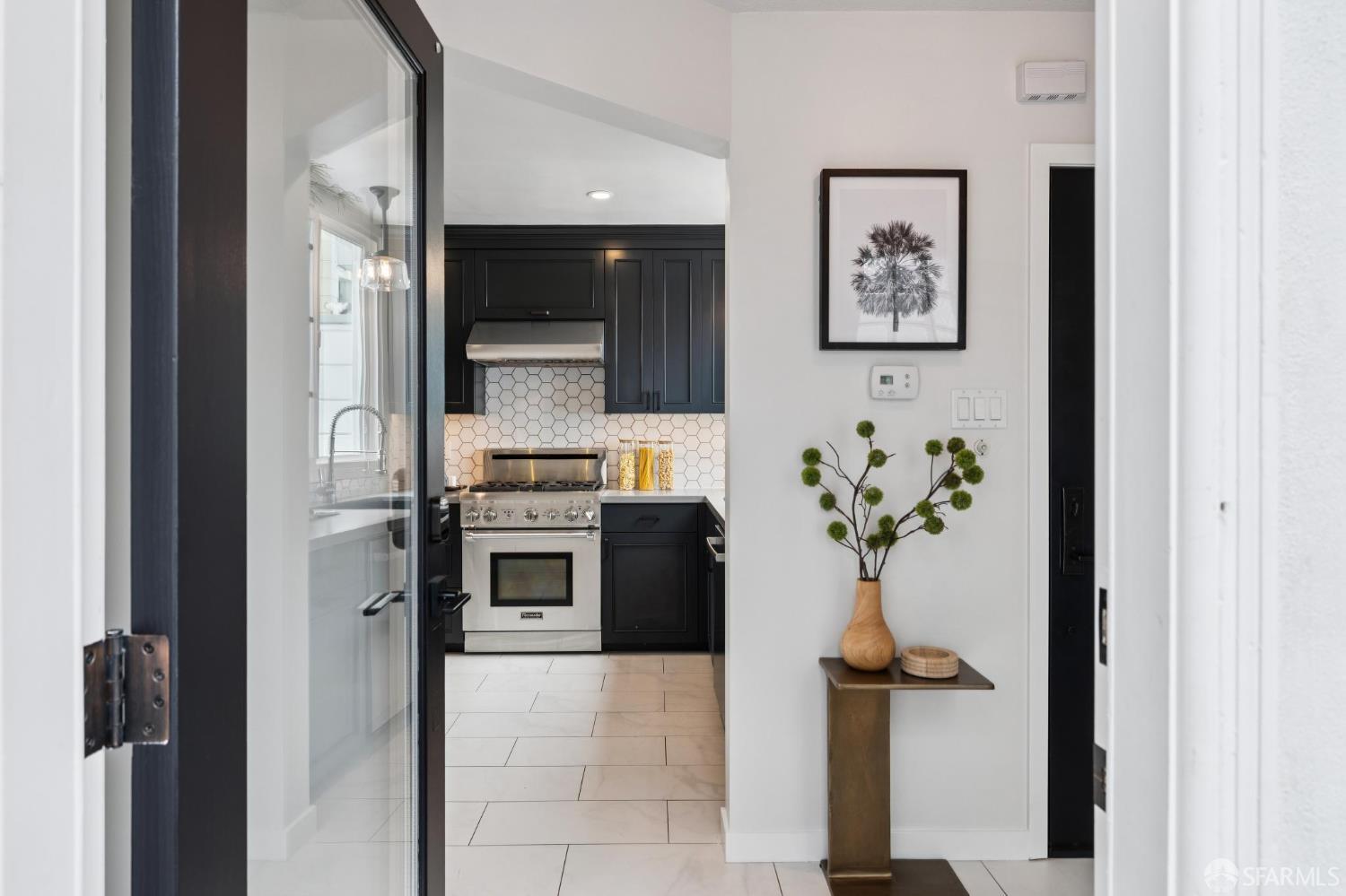 2811 Golden Gate Avenue - Photo 3