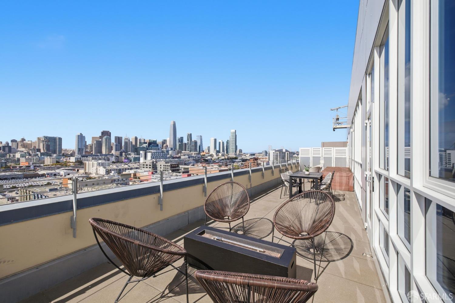 300 Berry Street #1610 - Photo 2